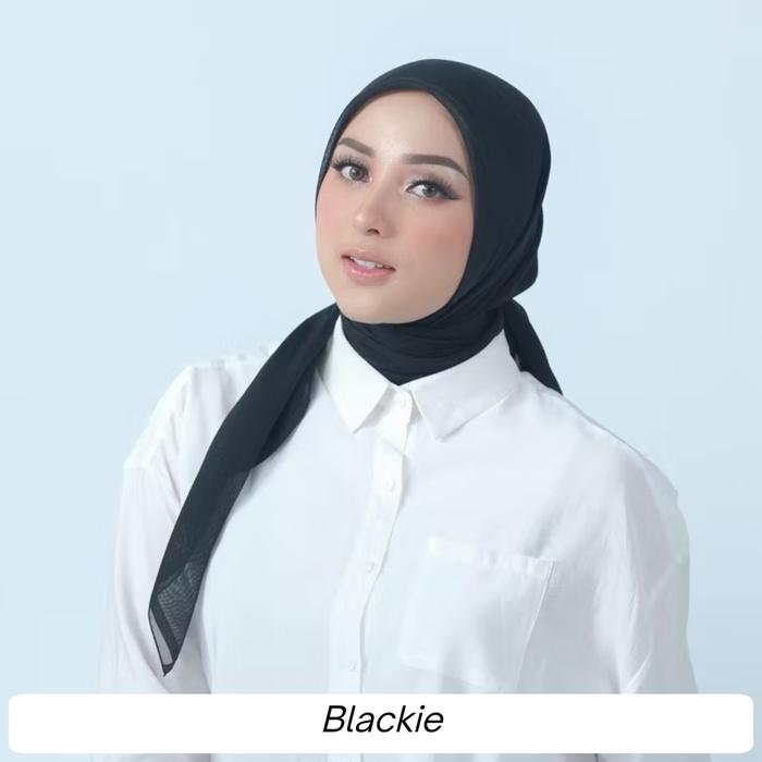 Gambar Nathelabel - Plain Paris Japan (Hijab Segiempat Paris Japan Premium) - Blackie dari Kaney store undefined Tokopedia