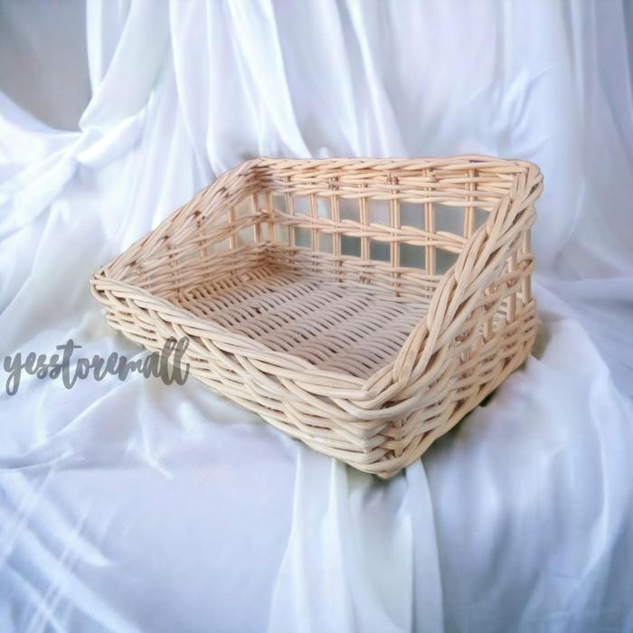 Gambar NEW KERANJANG ROTAN HANTARAN SESERAHAN PERNIKAHAN WADAH BUAH TEMPAT PARCEL LEBARAN 35X23X15 CM - Hitam dari YukanaShop undefined Tokopedia