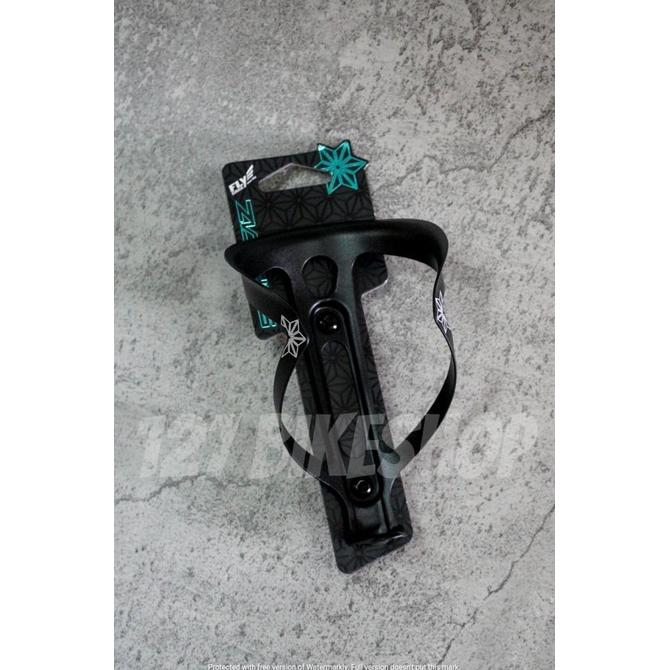 Gambar SUPACAZ FLY BOTTLE CAGE BLACK 18g SALE!!!! - Hitam dari KIBA MART undefined Tokopedia