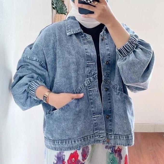 Gambar Jaket Jeans Wanita Oversize Jaket Levis Vintage Kekinian Korean Style Denim - Snow blue dari Shintia Salma undefined Tokopedia