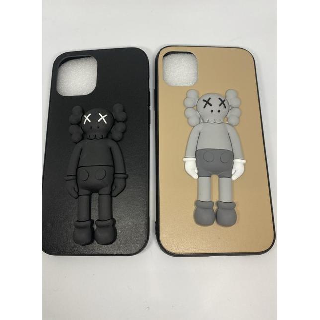 Gambar Softcase Casing Iphone Kaws 11 & 12 Terlaris,Termurah,Bergaransi,Dapatkan Sekarang - Hitam, Iphone 11 dari jukim undefined 5 Tokopedia