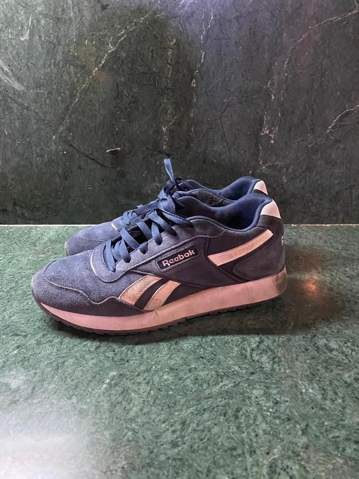 Jual Sepatu Sneakers Reebok Glide Navy Velvet Beludru Kab - Main Image
