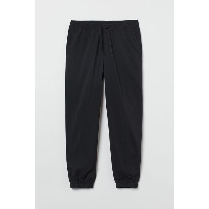 Gambar H&M Relaxed Fit Joggers - Black - XS dari Rohimah Shoop undefined Tokopedia