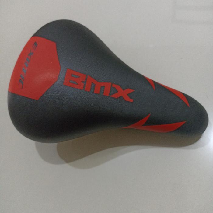 Gambar SADEL / JOK SEPEDA ANAK UKURAN 12 - 18 WARNA - Merah dari VSJ TTK STORE undefined Tokopedia