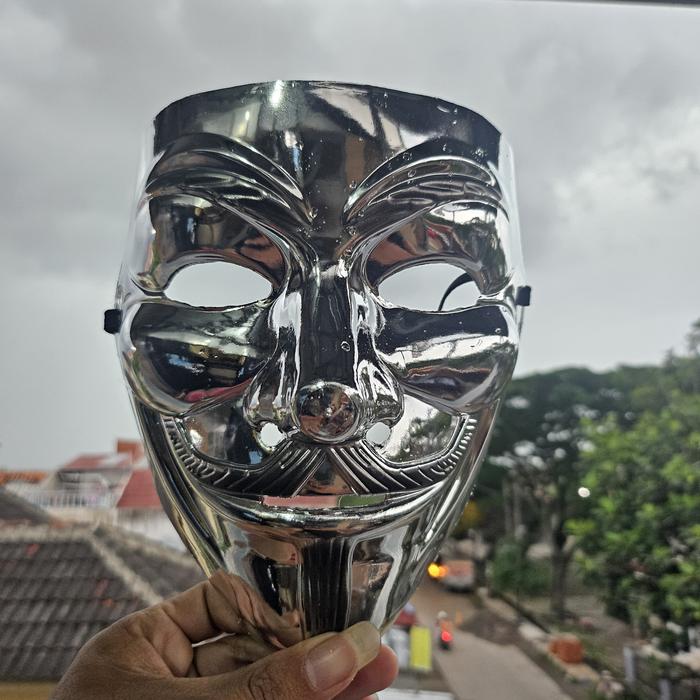 Gambar topeng hacker gold silver limited edition anonymous vendetta - silver dari duniaku09 undefined Tokopedia