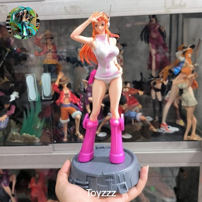 Gambar Action Figure One Piece Nico Robin Nami Burglar Cat Devil Child Straw Hat Egghead Island Arc Outfit Clothes Black White size Large - Robin dari Toyzzzzz undefined 5 Tokopedia
