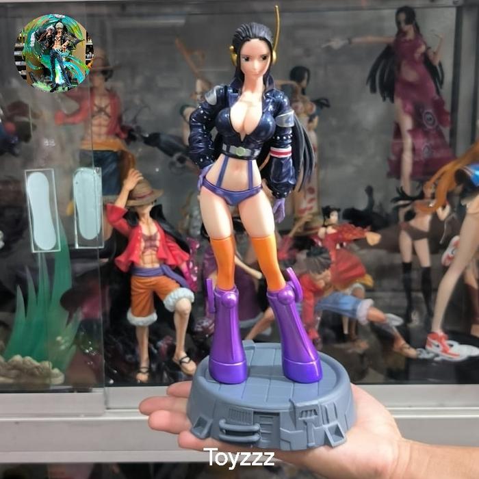 Gambar Action Figure One Piece Nico Robin Nami Burglar Cat Devil Child Straw Hat Egghead Island Arc Outfit Clothes Black White size Large - Robin dari Toyzzzzz undefined 4 Tokopedia