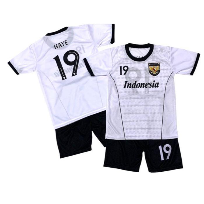 Gambar Jersey Timnas Indonesia Terbaru umur 6 bulan - 15 tahun / Kaos Bola Anak dan Remaja Termurah - Indo putih new, 6 bulan - 1th dari AXZANIELO FASHION undefined Tokopedia