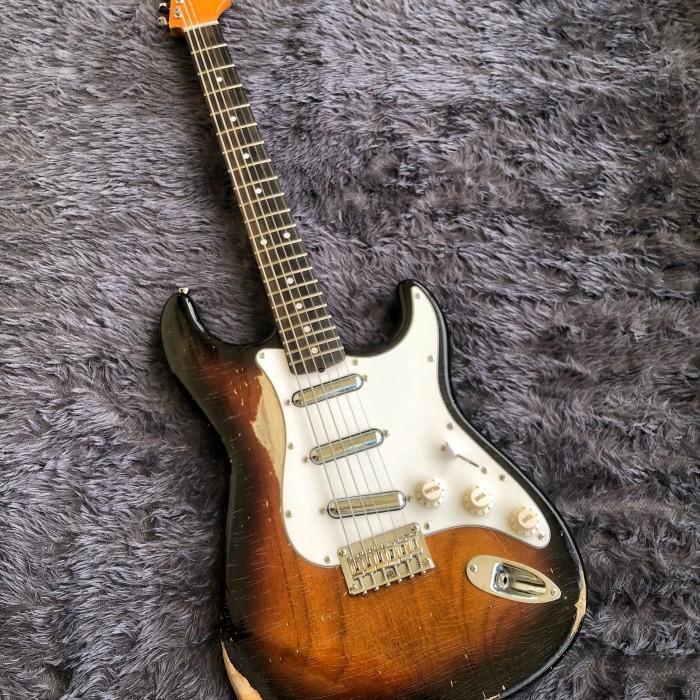 Gambar Guitar Electric Vintage Custom '59 Hardtail Stratocaster Sunburst Heavy Relic By Vintage Store. dari Vintagestore7 undefined Tokopedia