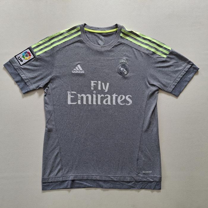 Gambar JERSEY BOLA ADIDAS REAL MADRID AWAY TAHUN 2015/2016 BALE ORIGINAL 100% dari COMPASSKLATENMURAH undefined Tokopedia