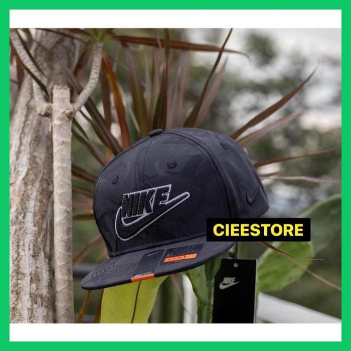 Gambar (COD) TOPI NIKE SNAPBACK ORIGINAL BLACK AND WHITE COD - Hitam dari harimaw67 undefined Tokopedia