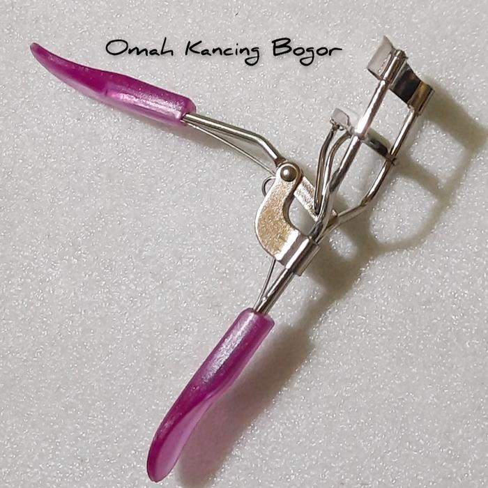 Gambar Pink | Penjepit Bulu Mata | Jepitan Maskara Eyelash Curler | Pelentik Bulu mata dari Omah Kancing Bogor undefined Tokopedia