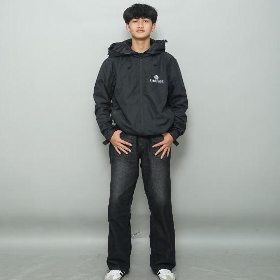 Gambar PROMO!!! Jaket Waterproof Gorpcore Outdoor Pria Dan Wanita Jacket Pendaki Untuk Muncak Hiking Gunung Bahan Taslan Anti Air Size M L XL XXL - Hitam, M dari TIRTA CENTERR undefined Tokopedia