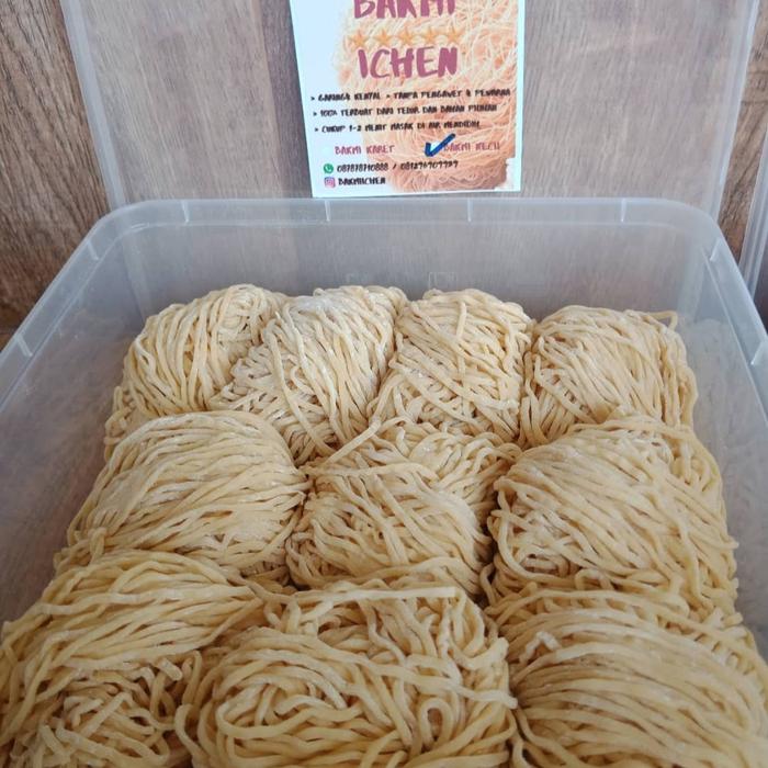 Gambar mie mentah homemade tanpa air abu, full telor tanpa tambahan air, tanpa pengawet, tanpa pewarna, bakmi halus, bakmi karet dari Bakmi Ichen undefined Tokopedia