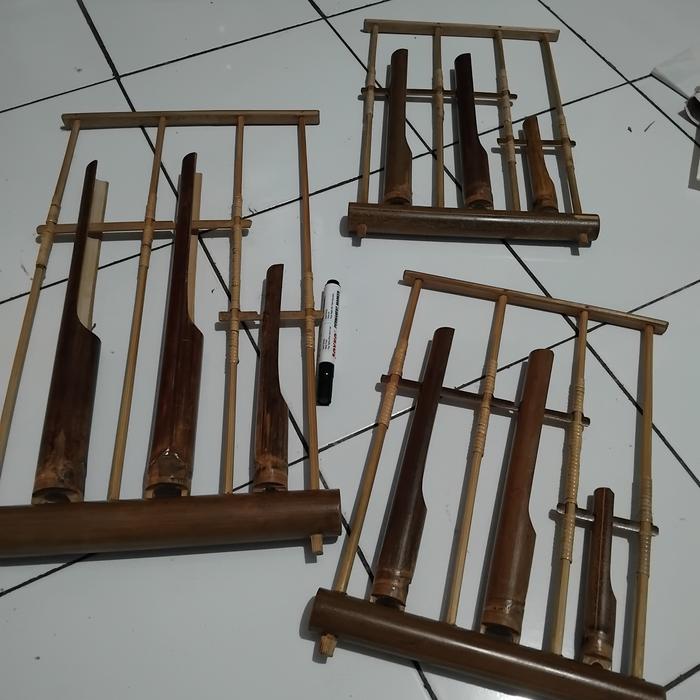 Gambar ANGKLUNG SATUAN BAMBU HITAM 3 TABUNG TALI ROTAN - Hitam, Nada DO' tinggi dari Lampion Nusantara undefined Tokopedia