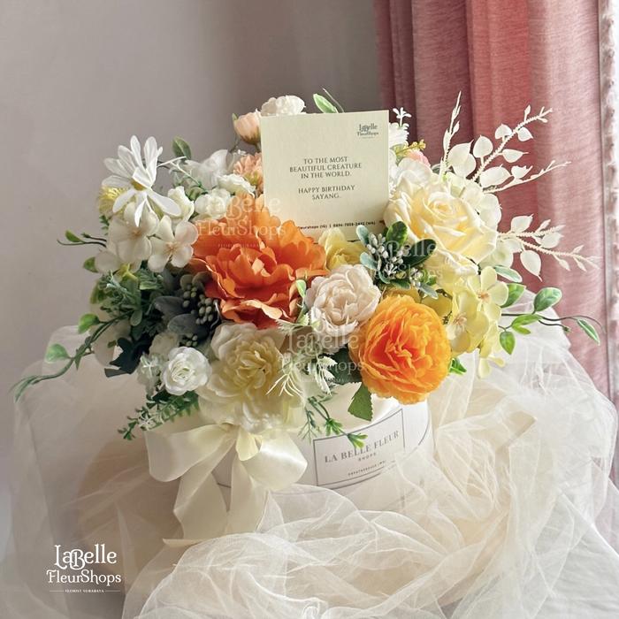 Gambar [READY] BLOOM BOX ARTIFICIAL FLOWERS (D20) | Kado Bunga Gift Bouquet Bloombox Buket Kado Anniversary Bloombox - Vanya's dari labellefleur undefined Tokopedia
