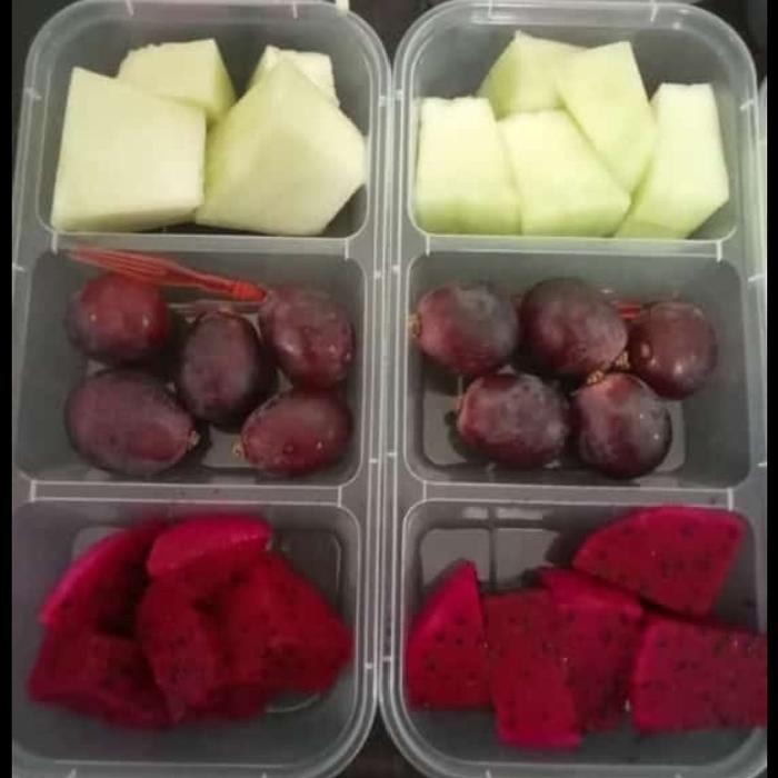 Gambar Aneka Buah Potong thinwall by enggal jaya dari Enggal mart undefined Tokopedia