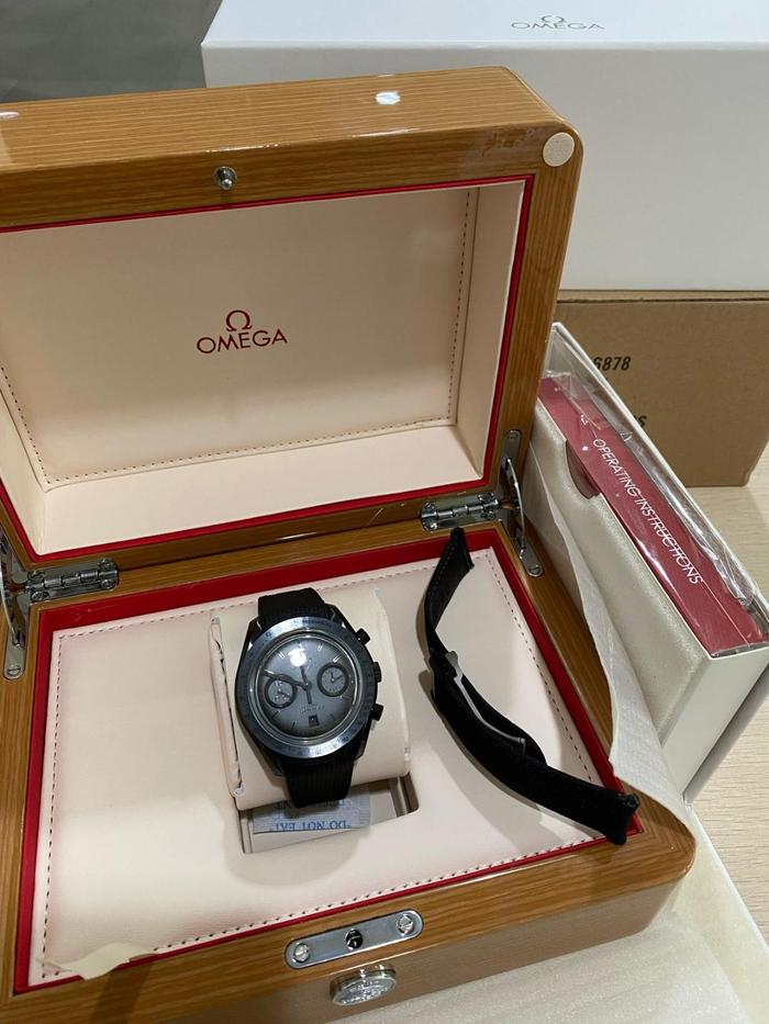 Gambar Omega Dark Side of The Moon OM Factory Black Ceramic Watch 44mm Fullset dari Garasi JS undefined Tokopedia