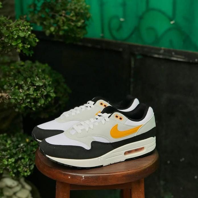 Jual Nike Air Max White University Gold Black BNIB ORIGINAL