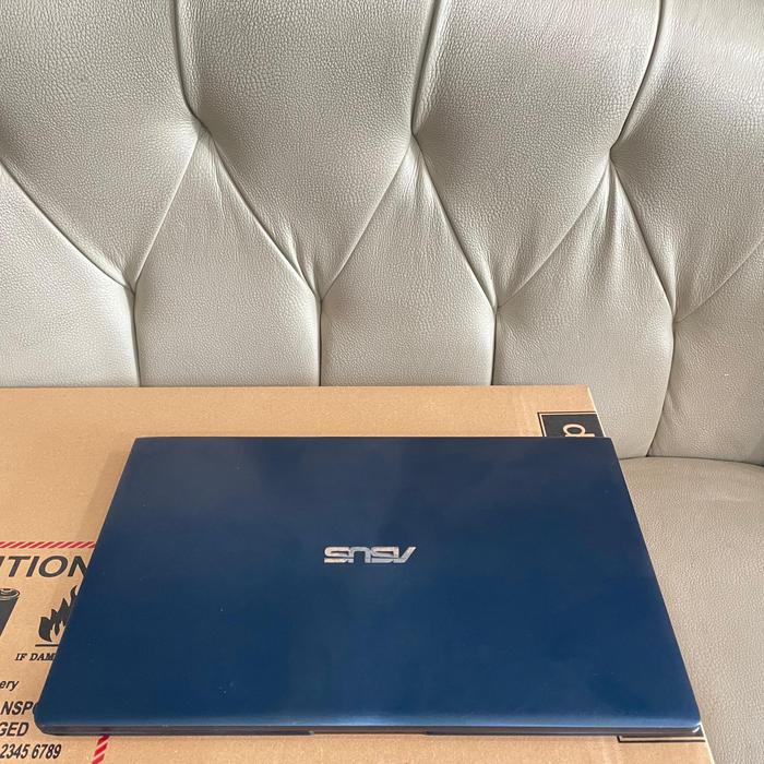 Asus zenbook 14 ux434flc Touchscreen intel core i7-10510u Ini ram 16gb  1tb ssd nvidia mx 250 Screenpad Mouse Kaca Layar Nyala backlight super slim