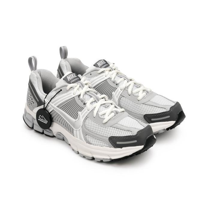 Gambar Nike Vomero 5 Pure Platinum Metallic Silver GS (100% Authentic) - 36 dari Alice girl store undefined Tokopedia