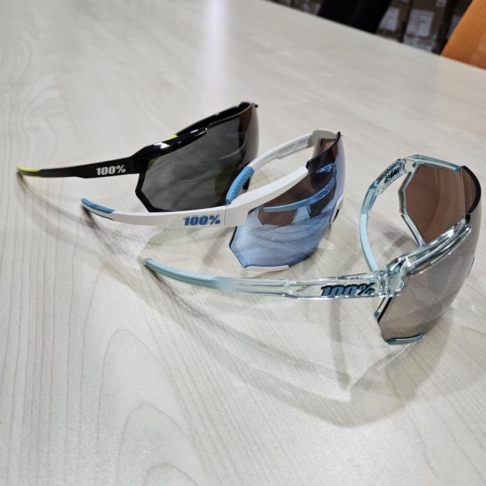 Gambar Sunglasses 100% Racetrap 3.0 Promo /Instant/Sameday - Gloss Black dari dasina SPORT undefined Tokopedia