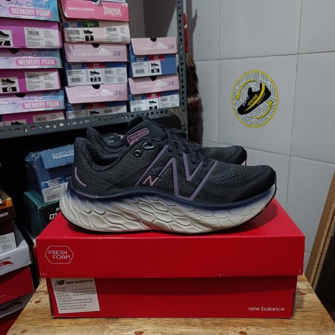 Gambar New Balance Fresh Foam X More V4 - Phantom Black Original - 41.5 dari elzio mahen undefined Tokopedia