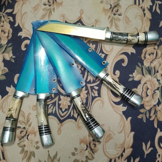 Bir dostim va uning onasi birga porno suratga olishdi va u buni kordi.