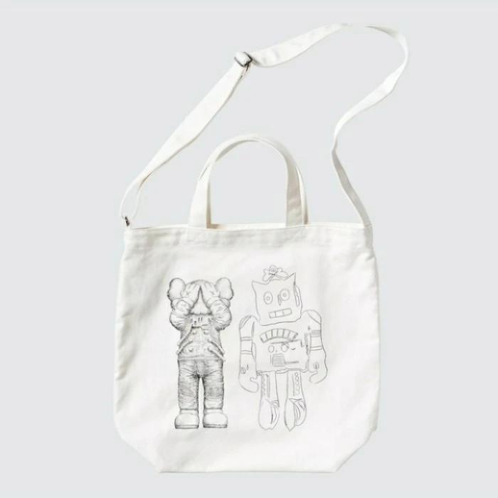 Gambar UNIQLO Tas Jinjing 2 Way Kaws Tote Bag Original Jastip TERMURAH - Putih dari Uniqlo Jastip undefined Tokopedia