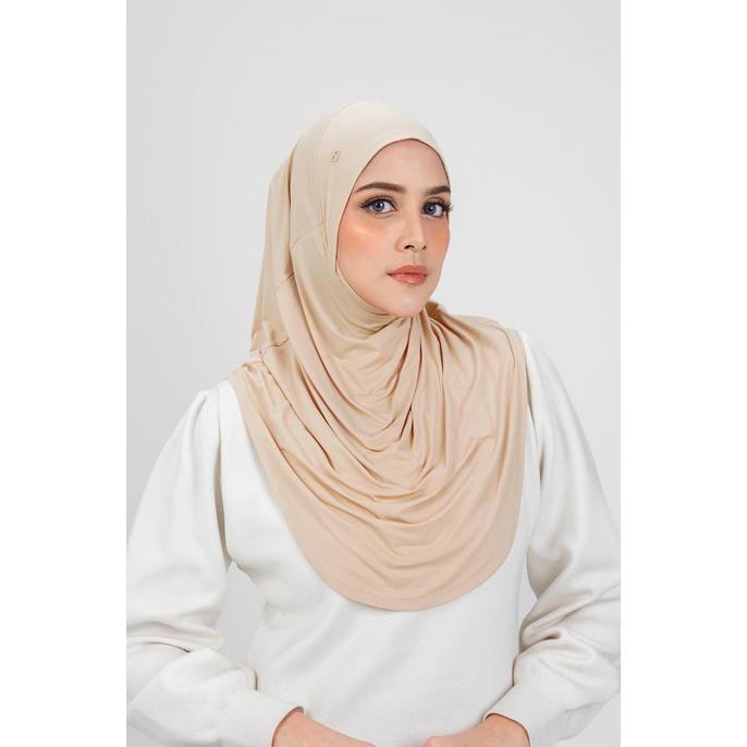 Gambar Buttonscarves Active Slip-On 2.0 Short - Latte dari Amanah Mart kekinian undefined Tokopedia