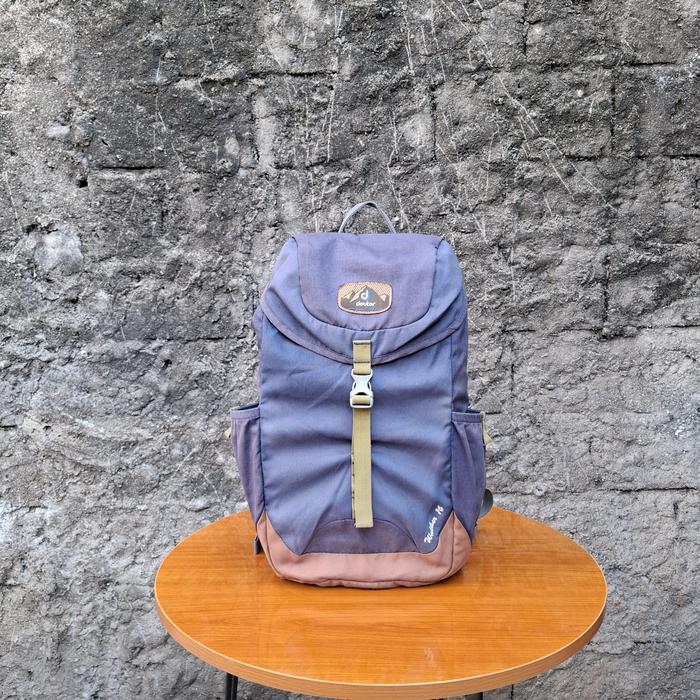 Deuter Backpacks Walker 16 Deuter Buy Deuter Walker 16 Pack