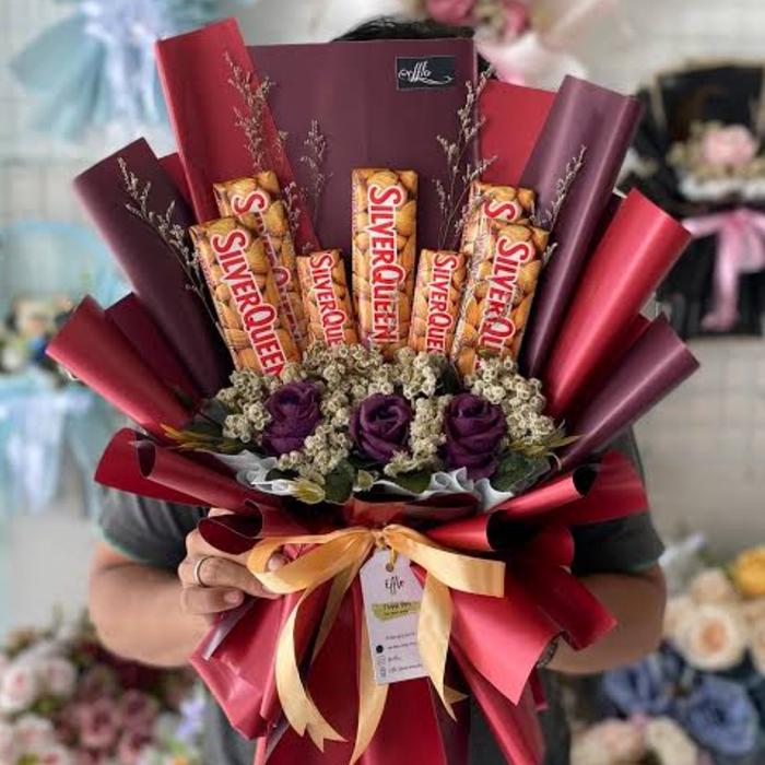 Gambar buket cokelat / valentine / buket cokelat Jogja dari fennel bouquet undefined Tokopedia