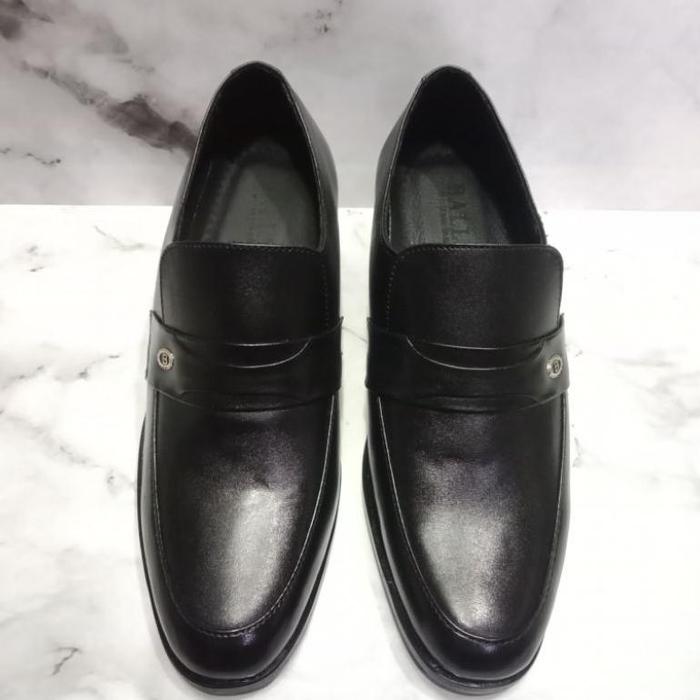 Gambar sepatu formal pantofel pria - Sepatu Pantofel Hak Tinggi Pria/Kulit Asli/Sepatu Formal Pria - Foto 1, 38 dari Neni Verwibiham undefined 4 Tokopedia