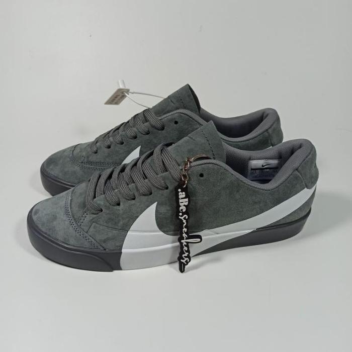 Gambar NIKE BLAZER CITY LOW BLACK GREY WHITE - Grey, 39 dari NIKE_OFFICIAL_STORE undefined Tokopedia