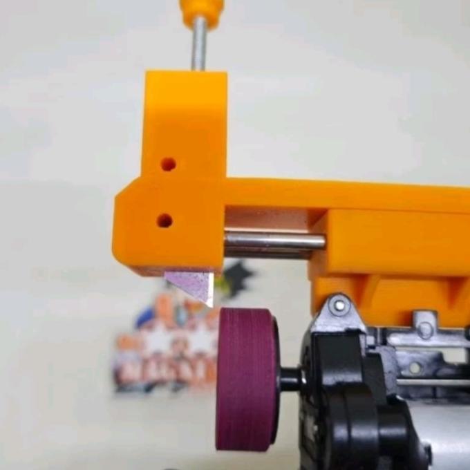 Gambar Spesial Alat Bubut Ban Tamiya Manual / Alat Bubut Ban Magnum - B dari toko berkahberkah undefined Tokopedia