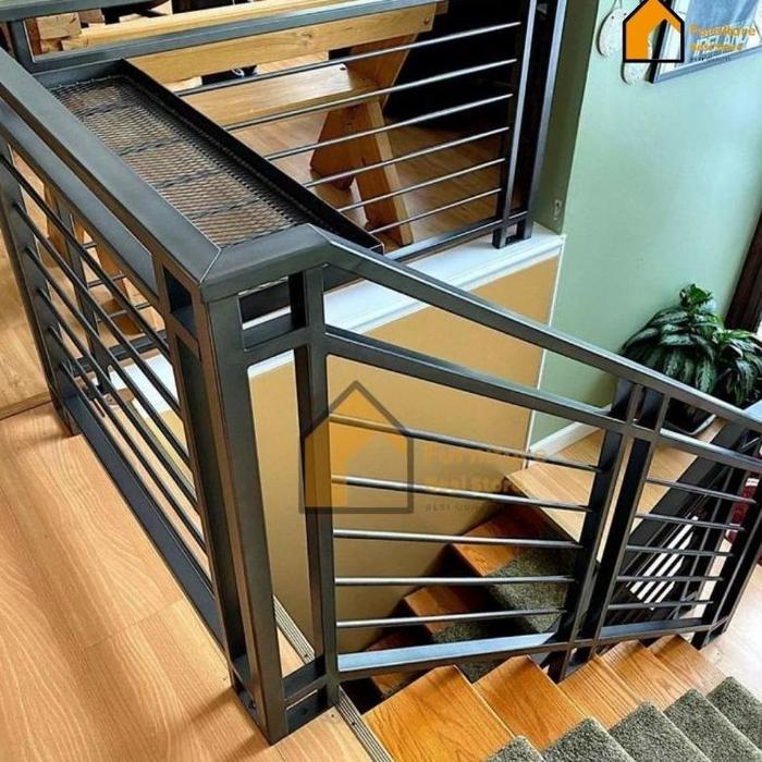 Gambar railing tangga minimalis/ railing tangga besi/ railing tangga kayu - A dari CV Sinar Hajazi undefined Tokopedia