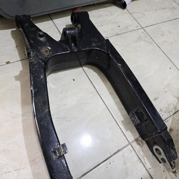 Gambar Limbah Moge Swing Arm Honda Cbr600 Cb 600 Old Cbr600 F4 dari MAESTRO KARATE undefined Tokopedia