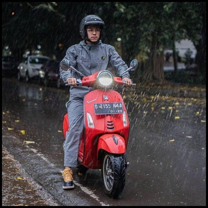 Gambar Jas Hujan Tromax Waterproof Raincoat Mantel Hujan Riding Setara Eiger Terbaru - Abu-abu, M dari skyy blues undefined Tokopedia