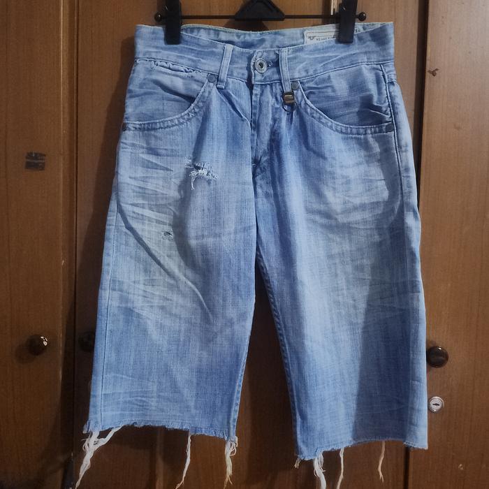 Gambar celana pendek jeans cowok preloved dari bless1ng shop undefined Tokopedia