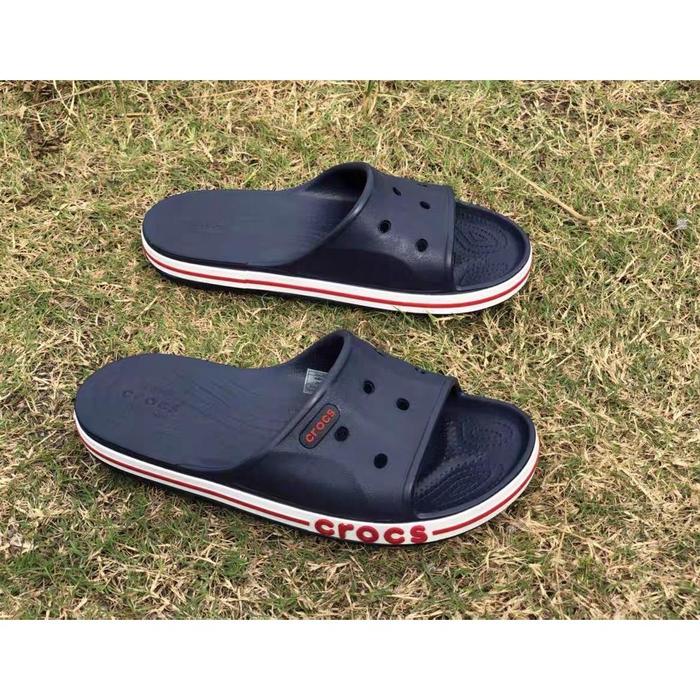 Gambar Crocs Sandal Pria Dan Wanita Anti Air Crocs Bayaband Slide Baya Band Slide Original Sendal Slop Pria Wanita - Navy, M4 dari sepasaang undefined Tokopedia