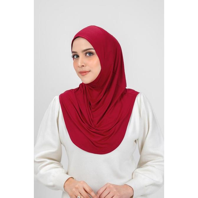 Gambar Buttonscarves Active Slip-On 2.0 Short - Red dari Modesti syarii store undefined Tokopedia