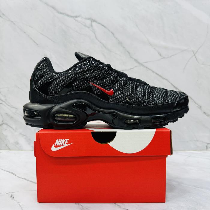 Sepatu Black Red Tn Sepatu Air Max Black Tn Nike Air Max Plus TN