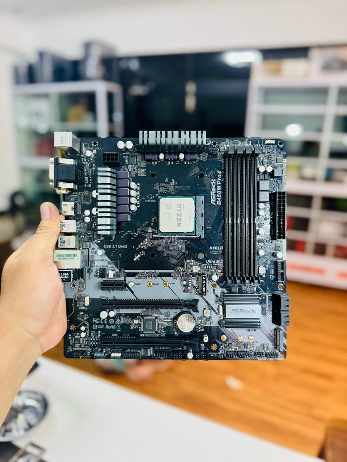 Ryzen 5 5600x & ASRock B550 Pro4 AMD Ryzen 5 5600X + Asrock