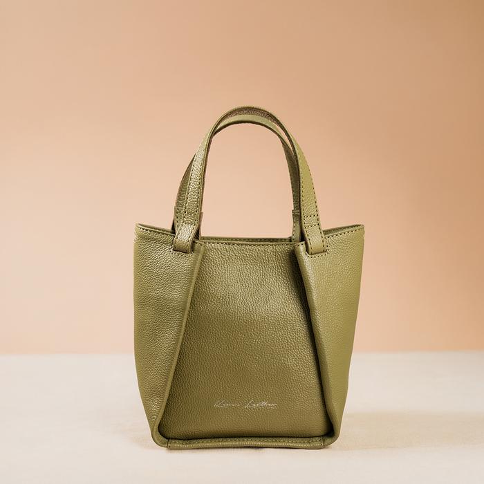 Gambar Kenes Leather Tas Selempang Wanita Sling Bag & Hand Bag Kulit Asli KALLUNA - Free Grafir Nama - Olive Mill dari kenesleather.id undefined Tokopedia