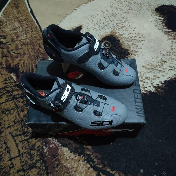 Shoes Sepatu Sepeda Sidi Scarpe Wire Matt Carbon Matt Grey Black Size 43  Us Roadbike Original Product Made In Italy