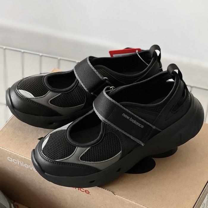 Gambar New Balance Mary Jane Breeze Wmns - Black dari SOLE JAKARTA undefined Tokopedia