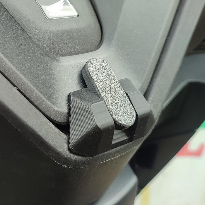 Gambar Gantungan barang center hook cantolan PCX 160 2025, Roadsyinc ABS & CBS - Hitam dari XAE project Kab. Bogor Tokopedia