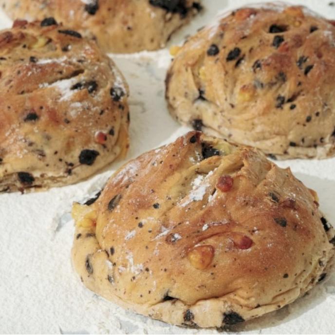 Gambar roti macan bandung artisan jastip termurah - Parmigiano Choc dari maryamnsh undefined Tokopedia