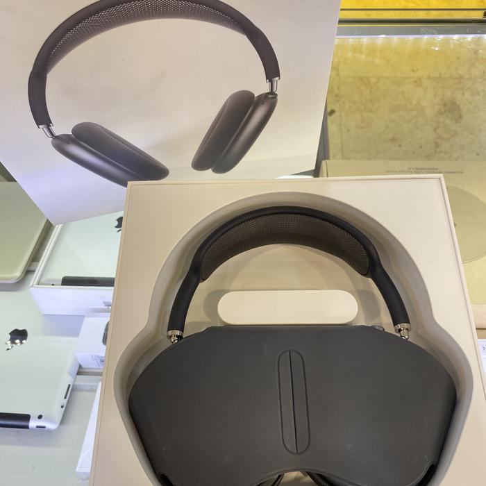 AirPods Max Gray with Black head band Apple AirPods Max Space Gray