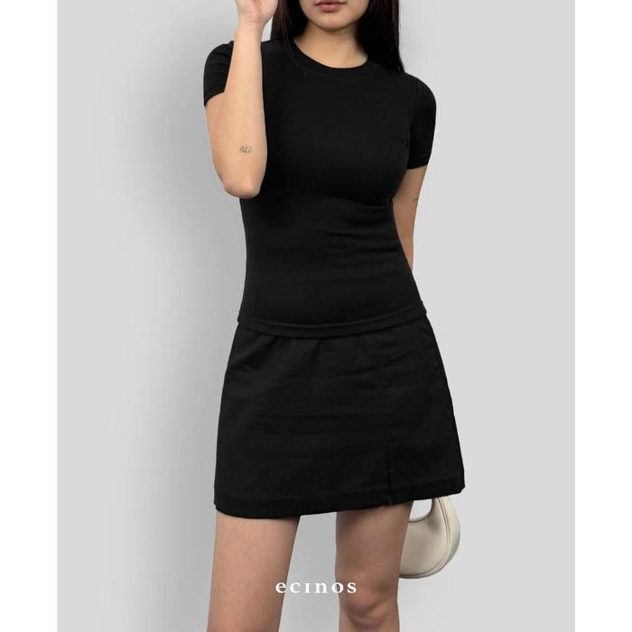 Gambar ECINOS - CORE Fitted Tencel T-shirt 2.0 (Regular) - Black, S dari tokoakbar 311 undefined Tokopedia